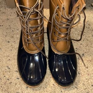 The original Duck Boot size 8 M